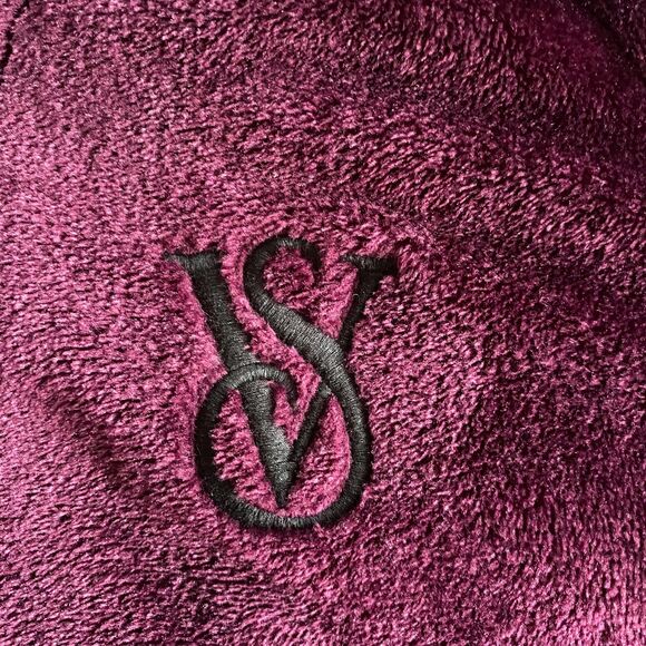 Victoria's Secret Robe Women's Size XS Burgundy Embroidered Logo Cozy Loungewear - Picture 4 of 6
